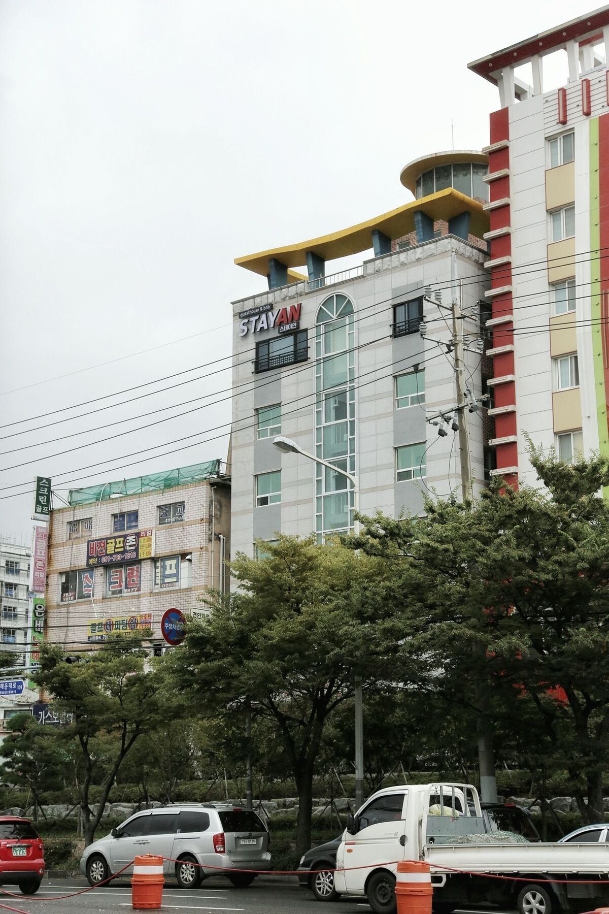 Stayan Guesthouse And Bnb Busan Exterior photo